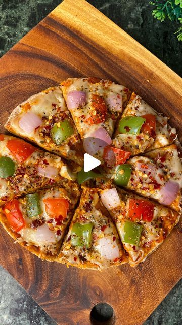 Left Roti Recipe, Roti Pizza Recipes, Leftover Roti Recipes, Roti Pizza, Leftover Roti, Roti Recipe, Recipes Snacks, Vegetarian Snacks Recipes, Quick Recipes Snacks