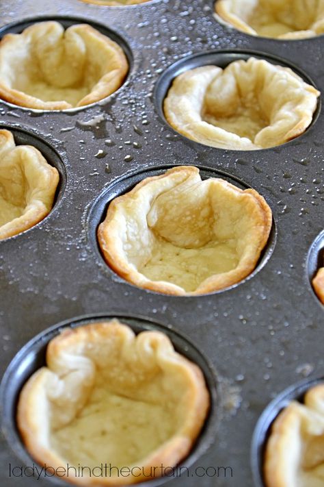 How To Make Mini Pie Shells Pie Dough Desserts, Recipes Using Mini Pie Shells, Mini Pie Shells, Mini Pie Board, Mini Pie Crust Recipe Muffin Tins, Mini Pies In Mini Pie Tins, How To Use Mini Pie Molds, Baking A Pie Crust Shell, Pie Crust Dessert