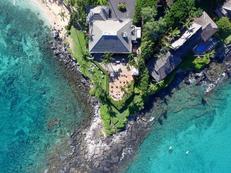 Merriman's Kapalua | Marry at Hawaii's best kept destination wedding secret. Photographer: Courtesy of Merriman's Kapalua Lahaina Hawaii, Beach Wedding Inspiration, Hawaii Wedding, Event Venues, Maui, Bride Groom, Beach Wedding, Wedding Venue, A Wedding