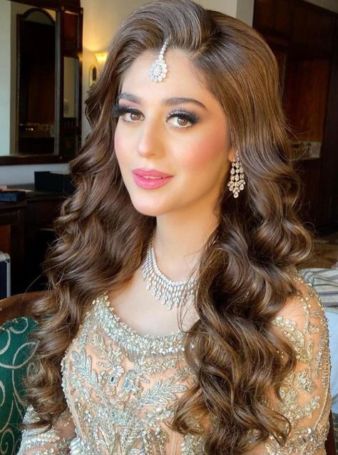 Jura Hairstyle For Wedding Pakistani, Waleema Bride Hairstyle, Waleema Hairstyles Pakistani, Walima Bridal Hairstyle, Valima Bride Hairstyles, Jura Hairstyle For Wedding, Valima Hairstyles Pakistani, Mehndi Hairstyles Pakistani, Walima Hairstyles Brides