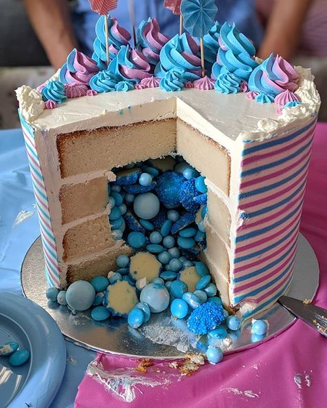 Thing Gender, Firework Gender Reveal, Reveal Cake Ideas, Gender Reveal Cake Ideas, Baby Shower Gender Reveal Cake, Baseball Gender Reveal, Fireworks Cake, Simple Gender Reveal, Gender Reveal Video