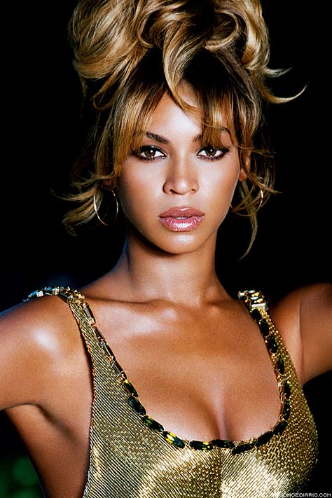 Beyonce Photoshoot, Icon Inspiration, Beyonce Hair, Queen Bee Beyonce, Wall Pics, Beyonce Outfits, Beyonce Knowles Carter, Beyonce Style, 00s Fashion