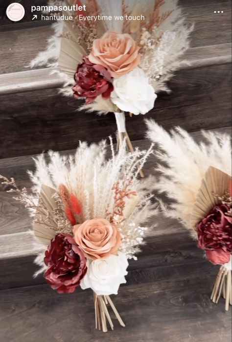 Western Boho Bridesmaid Bouquet, Dusty Pink Western Wedding, Western Pink Wedding, Pink Western Wedding, Aisle Bouquets, Bouquet With Feathers, Pampas Grass Wedding Bouquet, Dried Floral Bouquet, Western Themed Wedding