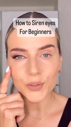 Siren Eyes, Hooded Eye Makeup Tutorial, Eyes Tutorial, Makeup Tips For Older Women, Beginners Makeup, Beginners Eye Makeup, Eye Makeup Techniques, Makeup Artist Tips, Smink Inspiration