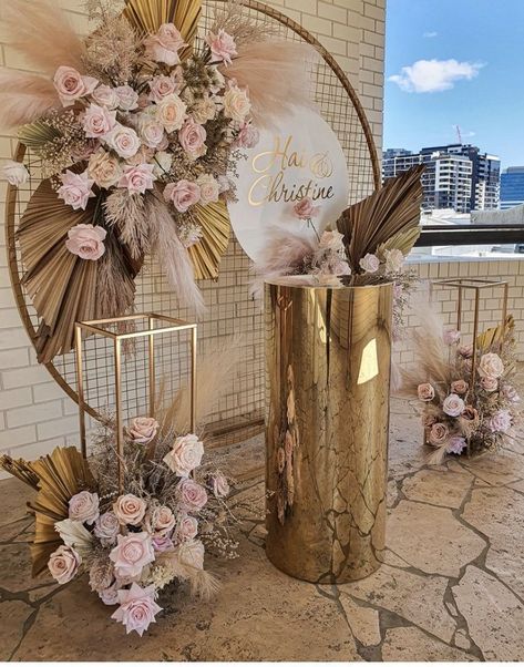 Boho Theme Quinceanera, Pampas And Real Flowers, Boho Bridal Shower Backdrop Ideas, Boho Quinceanera Theme Decor, Boho Style Wedding Decoration, Boho Quinceanera Theme, Boho Backdrop Ideas, Boho Quinceanera, Wedding Decoration Idea