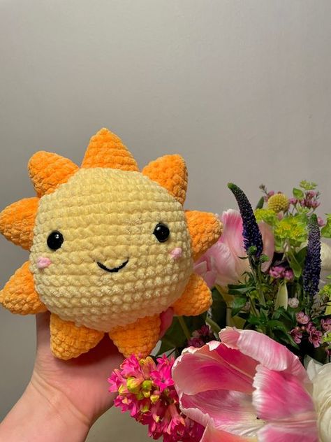 Sun plushie Crochet toys ideas #crochettoysideas #crochet #crochettoy #crochetpattern #crochetpatterns 2.298 Summer Crochet Amigurumi, Small Crochet Plushies, Sun Plushie, Sun Crochet, Diy Knitting Projects, Crochet Sun, Crochet Store, Felt Eyes, Plushie Crochet