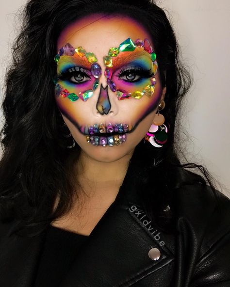 #halloweenmakeup #skullmakeup #rainbowmakeup #spookyseason #sugarskullmakeup #halloweencostume #halloween Rainbow Skull Makeup, Muertos Makeup, Modeling Pics, Rainbow Skull, Holloween Makeup, Wicked Costumes, Halloween Princess, Princess Makeup, Amazing Halloween Makeup