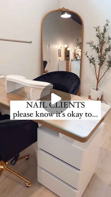 S K Y L E R | licensed nail tech + esthetician on Instagram: "nail clients 📣
•
I hope you feel comfy in my chair - vibes, energy, complementary drinks + snacks, and good conversations or silent ones too! 
let us treat you like the QUEENS that you are 👑

xoxo, your nail tech
•
•
#iowanails #nails #nailtech #nailartist #nailtechlife #nailart #naildesign #utahnails #utahnailcommunity #nailinspo #nailedit #nailsofinstagram" Nail Tech Uniform Ideas, Nail Tech Suite, Small Nail Salon Design Ideas, Nail Tech Set Up At Home, Nail Tech Studio, Nail Studio Ideas Small Spaces, Salon Design Ideas, Dream Salon, Tech Room