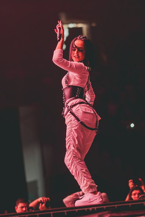 Becky G Concert Outfits Ideas, Becky G Outfits Concert, Becky G Casual Outfits, Becky G Coachella 2023, Becky G Black Outfit, Becky G Concert, Becky G Black Dress, Becky G Outfits, Street Dress