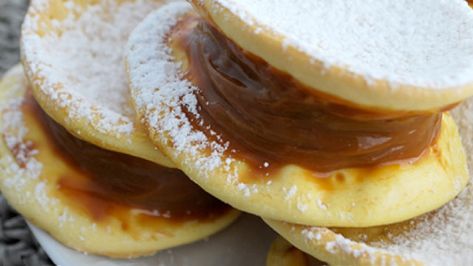 Alfajores Recipe, Filled Biscuits, Meals For Three, Chilean Recipes, Pbs Food, Tea Time Food, Easy Sugar Cookies, Food Shows, International Recipes