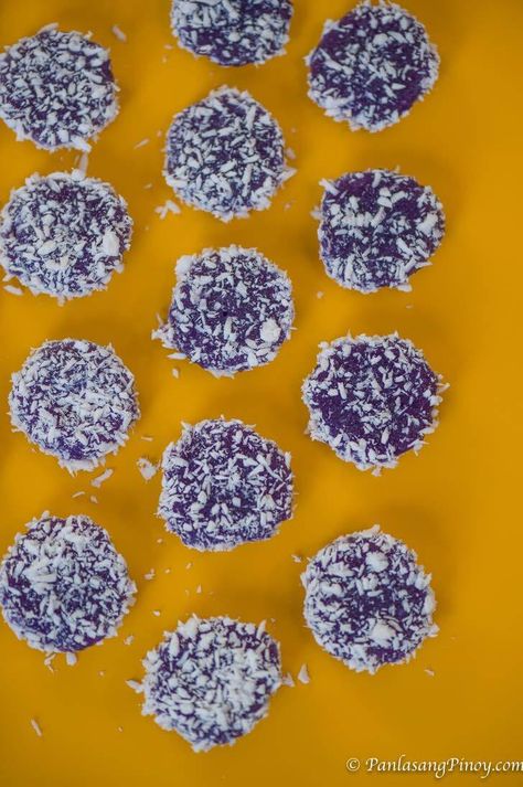 Ube Pichi Pichi Recipe Panlasang Pinoy Egg Pie Recipe Filipino, Pichi Pichi Recipe, Ube Cupcakes, Pinoy Kakanin, Ube Desserts, Ube Dessert, Filipino Party, Filipino Kakanin, Pinoy Dishes