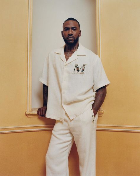 Skepta Aesthetic, Renell Medrano, Fashion School Outfits, Big Chief, Flyer Inspiration, Masc Fashion, Spanish Men, African Attire For Men, Black Men Fashion Casual