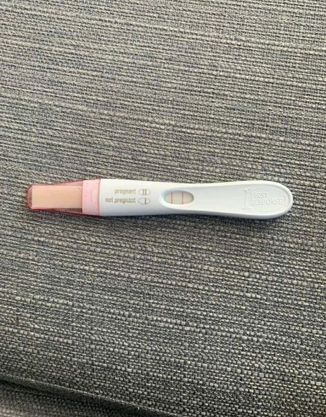 Testpack Positive Pregnancy Aesthetic, Pregnet Pictures Test, Pregnant Test Aesthetic, Test Pack Positif, Positive Pregnancy Test Aesthetic, Pregnancy Test Photos, Pregnet Pictures, Pregnant Test Positive, Pregnancy Test Aesthetic