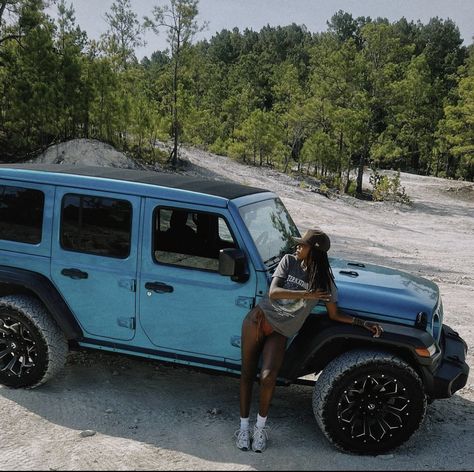 Jeep Girl Aesthetic, Graduation Aesthetic, Jeep Wrangler Girl, Jeep Baby, Dream Whip, Jeep Photos, Jeep Car, Jeep Wrangler Accessories, Wrangler Accessories