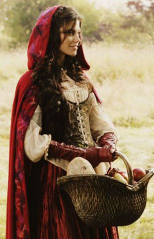 Red Riding Hood, once upon a time costume style Little Red Riding Hood Halloween, Red Riding Hood Cosplay, Meghan Ory, Red Ridding Hood, Red Riding Hood Costume, Queens Jewels, Red Costume, Movie Costumes, Disney Stuff