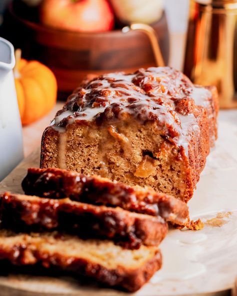 Amish Apple Fritter Bread Recipe Amish Apple Fritter, Apple Fritter Bread Recipe, Fritter Bread Recipe, Country Apple Fritter Bread, Bread With Sour Cream, Magical Food, Apple Dishes, Apple Fritter Bread, Brown Sugar Recipes