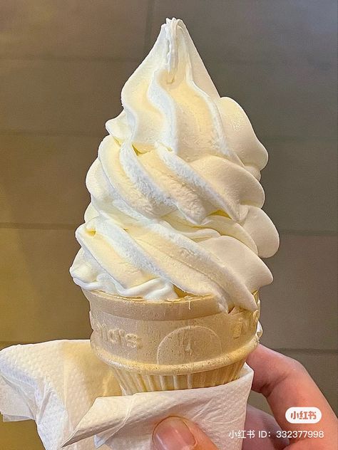 Soft Serve Aesthetic, Soft Serve Ice Cream Aesthetic, Mcdonalds Ice Cream Aesthetic, Vanilla Soft Serve, Vanilla Soft Serve Aesthetic, Soft Serve Vanilla Ice Cream, Marshmallow Ice Cream Korea, Chocolate Ice Cream Cone Aesthetic, Cone Dessert