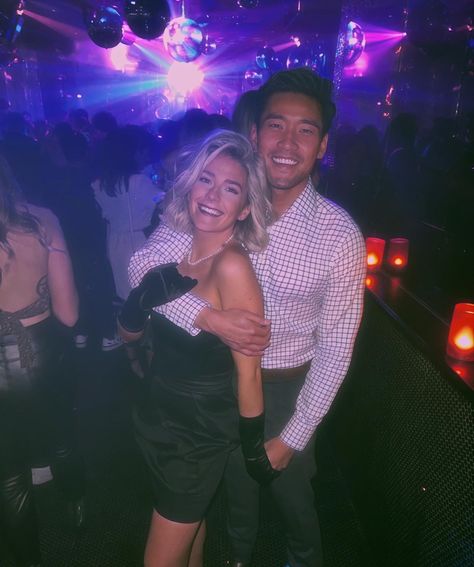 Date Party Couple Pictures, Couples Party Pictures, Couple Bar Pictures, Clubbing Couple Pics, Couple Club Pictures, Cocktail Party Couple Poses, Party Pictures With Boyfriend, Night Club Couple Aesthetic, Club Couple Pictures