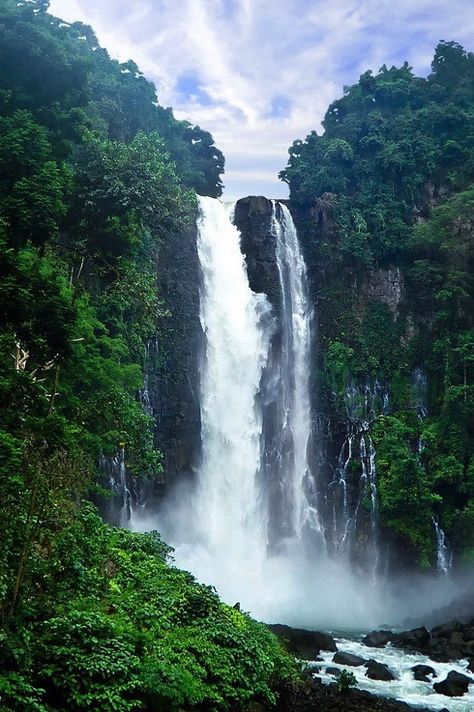 . Maria Cristina Falls, Falls Philippines, African Scenery, Saraswati River, Architecture Contemporary, Waterfall Pictures, Abstract Tree Painting, Waterfall Paintings, Bali Vacation