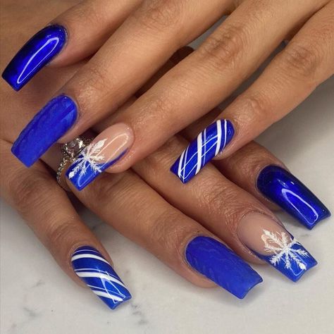 Blue Sparkly Nails, Royal Blue Nails Designs, Holiday Party Nails, Blue Christmas Nails, Blue And Silver Nails, Winter Nail Ideas, Blue Nail Art Designs, Silver Nail Designs, Holiday Nails Winter