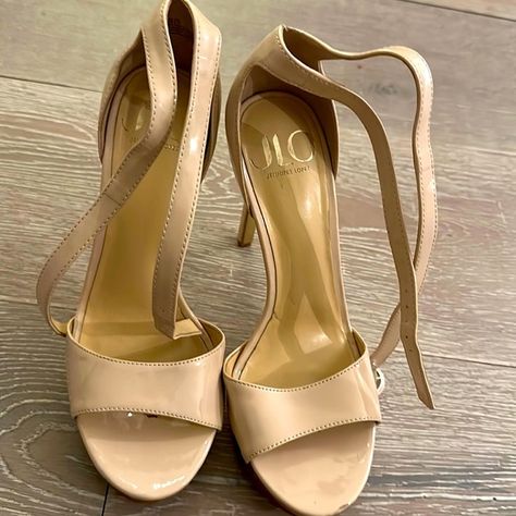 JLO Original heels Jennifer Lopez Shoes, Jennifer Lopez, Size 7, Outfit Inspo, Plus Fashion, Heels, The Originals, Fashion Trends, Closet