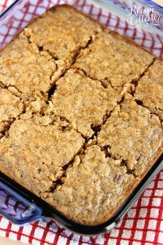 Apple Oatmeal Breakfast Cake - An easy and delicious breakfast or snack idea filled with shredded apples and oatmeal.  It's perfect for back to school! Oatmeal Apple Cake, Oatmeal Breakfast Cake, Apple Oatmeal Breakfast, Apple Breakfast Cake, Oatmeal Apple, Breakfast Cake Recipes, Cake Breakfast, Apple Breakfast, Oatmeal Cake