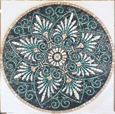 Mandala Mosaic Patterns, Mosaic Mandala, Mosaic Birdbath, Mosaic Tray, Stone Wall Design, Mosaic Pots, Mosaic Art Projects, Mosaic Tile Art, Glass Mosaic Art