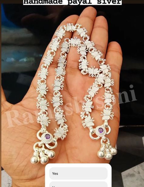 Payal Designs Silver Simple Chain, Pattilu Designs Silver, Payal Designs Silver, Ruby Necklace Designs, Diy Earrings Materials, Silver Anklets Designs, Fashion Jewelry Necklaces Gold, Silver Payal, Anklets Indian