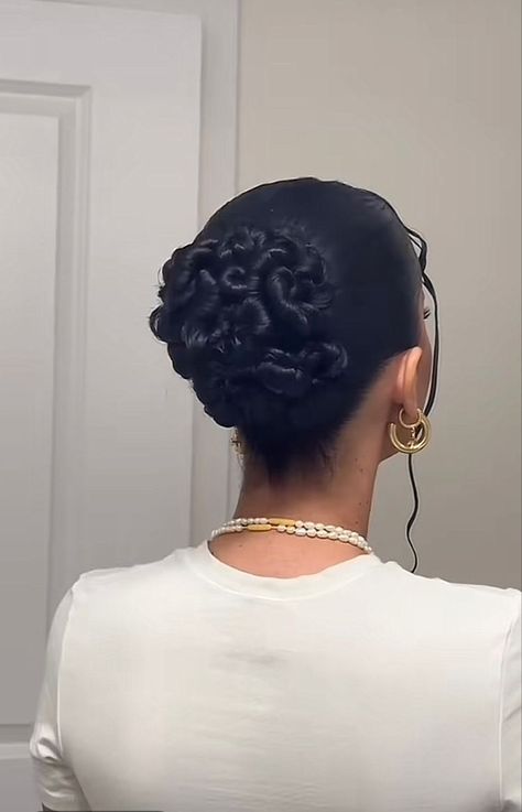 Elegant Hair Black Women, Connect Hairstyles For Black Women, Fall Updo Hairstyles, Different Parts For Hair, French Twist Updo Black Women, Velcro Rollers Black Women, Fancy Black Hairstyles, French Twist Wedding Hair, French Roll Hairstyle For Black Women