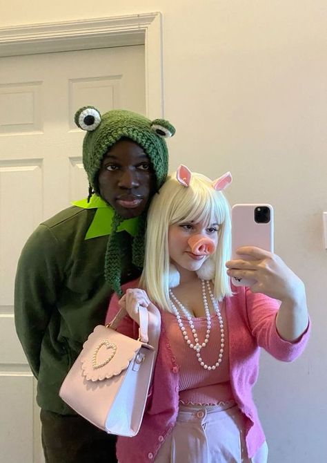 Piggy Bank Costume, Gnomio And Juliette Costume, Kermit And Miss Piggy Costumes Couple, Miss Piggy Cosplay, Mrs Piggy Costume, Kermit Halloween Costume, Ms Piggy And Kermit Costume, Chowder And Panini Costume, The Grudge Costume