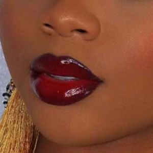 Scarlette Lersian Clawdia Wolf, Wolf Aesthetic, Glossy Lips Makeup, Makeup For Black Skin, Lip Makeup Tutorial, Brown Skin Makeup, Dope Makeup, Cute Makeup Looks, Makeup Eye Looks