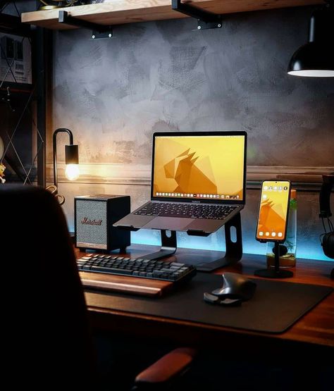 Desk Setup With Printer, Laptop And Ipad Desk Setup, Gaming Room Layout, Setup Notebook, Setup Laptop, Laptop Setup, Concrete Room, Workspace Ideas, Office Desk Set