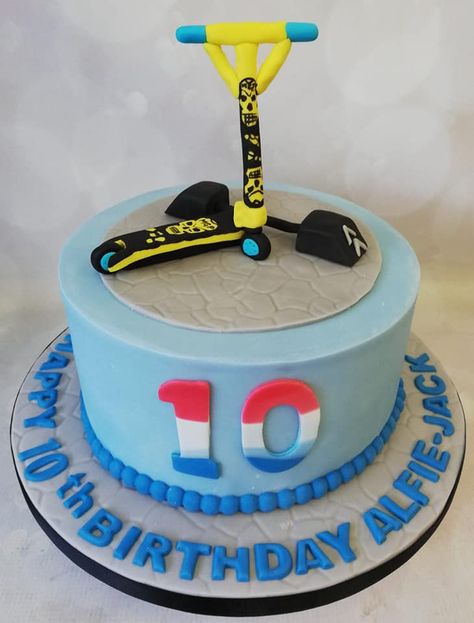 scooter cake Scooter Birthday Cake, Scooter Cake, Sport Cakes, Kids Scooter, Boy Birthday Cake, First Birthday Cakes, Cakes For Boys, Hobbies And Crafts, Boy Birthday