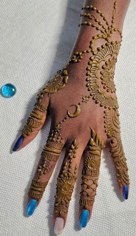 henna designs, celestial henna designs, moon henna designs, henna ideas, star henna designs, galaxy henna designs, henna design ideas Afghan Henna Designs, Blue Henna Designs, Moon Henna Design, Moon Mehendi Designs, Celestial Henna, Star Henna Designs, Henna Moon Design, Moon Henna Designs, Gold Henna Designs