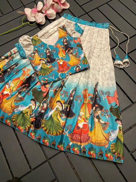 Kids Crop Tops Designs, Kids Crop Top Lehenga Designs, Crop Top For Kids, Elegant Crop Top, Crop Tops For Kids, Lehenga Crop Top, Digital Print Design, Kids Dress Collection, Children Dress