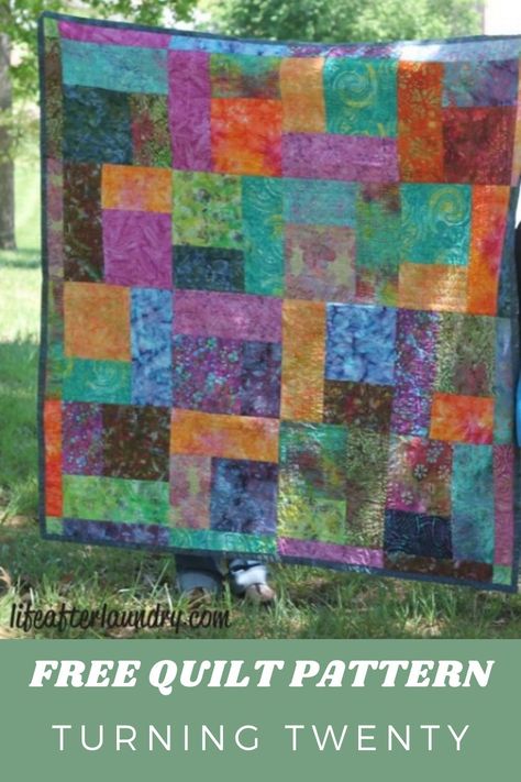 Get your FREE Turning Twenty Quilt Tutorial Here. Turning Twenty Quilt Pattern, Turning Twenty Quilt, Quilts Using Fat Quarters, Layer Cake Quilt Patterns, Fat Quarter Quilt Pattern, Quilt Blocks Easy, Fall Ornaments, Big Block Quilts, Quick Quilt