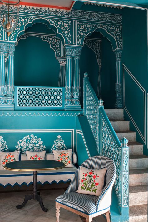 Located within the Narain Niwas Palace Hotel in Jaipur, India is what might be the most visually delightful restaurant and bar in the world. Bar Palladio, designed by Dutch designer and Tocca founder Marie-Anne Oudejansis, is a treat for the senses with it's electric blue walls, intricate wooden Bar Palladio, Bedroom Moody, Cream Bedroom, Indian Interior Design, Bedroom Blue, Indian Interiors, Casa Country, Bedroom Decorations, Bedroom Light