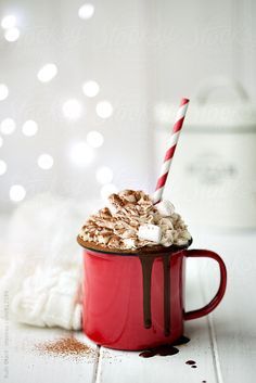 Hot chocolate Hot Chocolate Drink, Chocolate Drink, Chocolate Caliente, Christmas Photography, Spiced Rum, Chocolate Syrup, Mini Marshmallows, Coconut Cream, Christmas Wallpaper