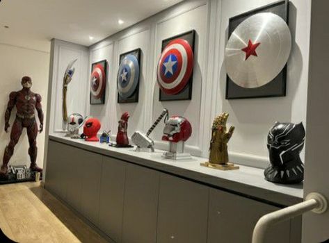 Marvel Man Cave, Marvel Display, Marvel Bedroom, Nerd Home, Avengers Room, Marvel Room, Nerd Room, Video Game Rooms, Video Game Room