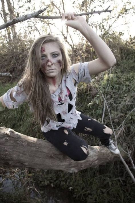 ridiculously-real-zombie-costume-ideas Zombie Costume Women, Zombie Costume Ideas, Girl Zombie Costume, Real Zombie, Halloween Zombie Makeup, Zombie Ideas, Zombie Dance, Zombie Halloween Makeup, Cute Halloween Outfits