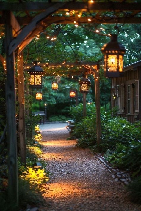 Dreamy Backyard Landscaping, Landscape Design Small Garden, Beautiful Yards Landscaping, Front Yard Garden Design Ideas, Garden Lanterns Ideas, Landscape Ideas For Backyard, House Design Garden, Landscaping Backyard Ideas, Trees Backyard