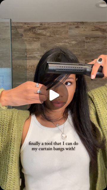 Autumn Carter on Instagram: "perfecting the curtain bang ☝️😌
#curtainbangs #hairstyle #naturalhair #heatstyling" Ponytail Hairstyles With Curtain Bangs, Ponytail Hairstyles With Bangs, Curtain Bangs Ponytail, Hairstyles With Curtain Bangs, Bangs Wavy Hair, Women Pixie Cut, Bangs Ponytail, Braided Hairdo, Hoco Hair Ideas Ponytail