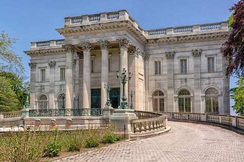 Marble House (1892), Newport, Rhode Island | The mansion was… | Flickr Greek Revival Mansion, 20s Mansion, Marble House Exterior, Roman Mansion, Marble Mansion, Marble House Newport, 20s Clothing, Breakers Mansion, Rhode Island Mansions