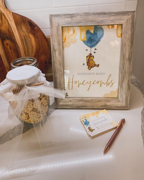 Pooh Bear Shower Ideas, Classic Pooh Shower Ideas, Winnie The Pooh Shower Theme, Pooh Bear Decor, Winnie Baby Shower Ideas, Classic Pooh Centerpiece Shower Ideas, Baby Shower Winney Pooh, Classic Pooh Centerpiece, Winnie The Pooh Shower Decorations