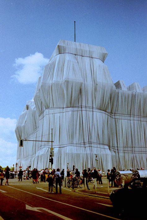 Wrapped Reichstag | Christo and Jeanne-Claude, Berlin, June/… | Flickr Christo And Jeanne Claude Wrapped, Christo And Jean Claude, Jean Claude And Christo, Jeanne Claude And Christo, Christo Artist, Christo And Jeanne Claude, Jeanne Claude, Istoria Artei, Architecture Sketchbook