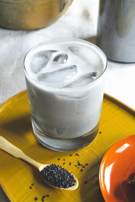 Black Sesame Milk Black Sesame Milk, Sesame Milk, Cafe Menu Ideas, Cafe Corner, Nut Milk Bag, Blended Drinks, Tea Food, Coffee Syrup, Milk Alternatives