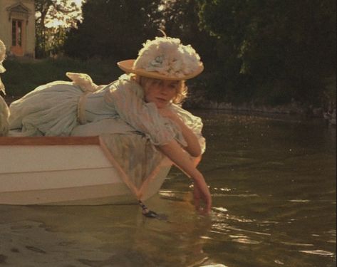 Forest Picnic, Scenery Forest, Marie Antoinette Aesthetic, Marie Antoinette Movie, Sofia Coppola Movies, Princesscore Aesthetic, Marie Antoinette 2006, Travel People, Minimalistic Aesthetic