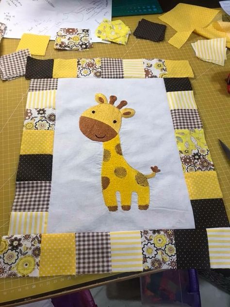 Baby Quilt Patterns Easy Boy, Baby Boy Quilts Ideas, Baby Quilt Ideas, Baby Quilts Easy, Giraffe Quilt, Baby Quilt Patterns Easy, Kid Quilts Patterns, Animal Baby Quilt, Baby Patchwork Quilt