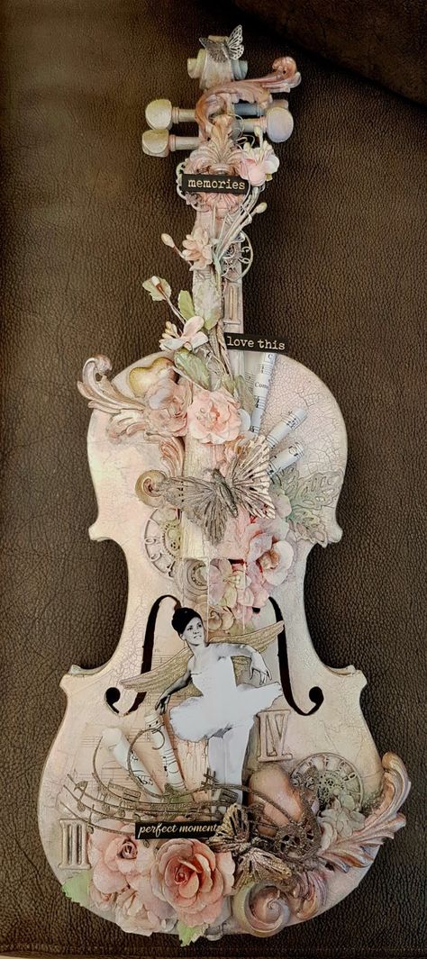 Painted Violin Ideas, Shabby Chic Violin, Violin Decoration, Diy Halloween Witch, Cool Violins, Sparkle Paint, Scary Halloween Decorations Outdoor, Violin Art, Violin Design