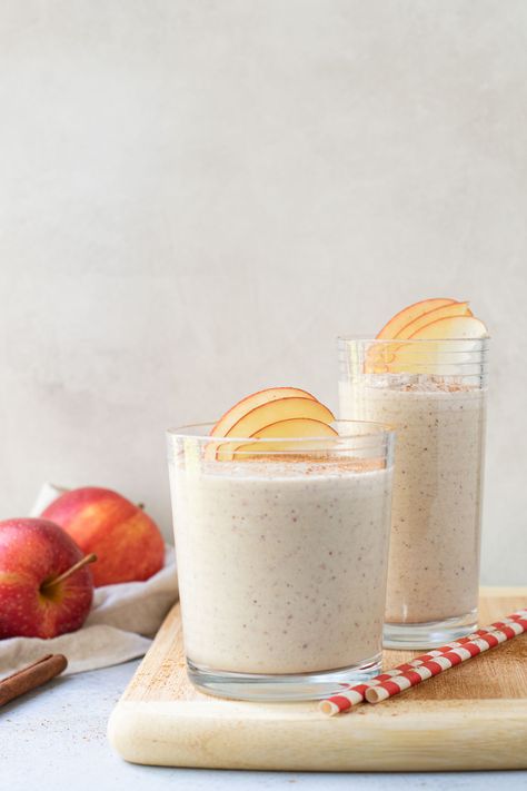 Apple Oat Smoothie, Cherry Vanilla Smoothie, Delicious Apple Recipes, Pumpkin Smoothie Recipe, Smoothie Without Banana, Watermelon Smoothie Recipes, Fall Smoothies, Peach Smoothie Recipes, Carrot Cake Smoothie